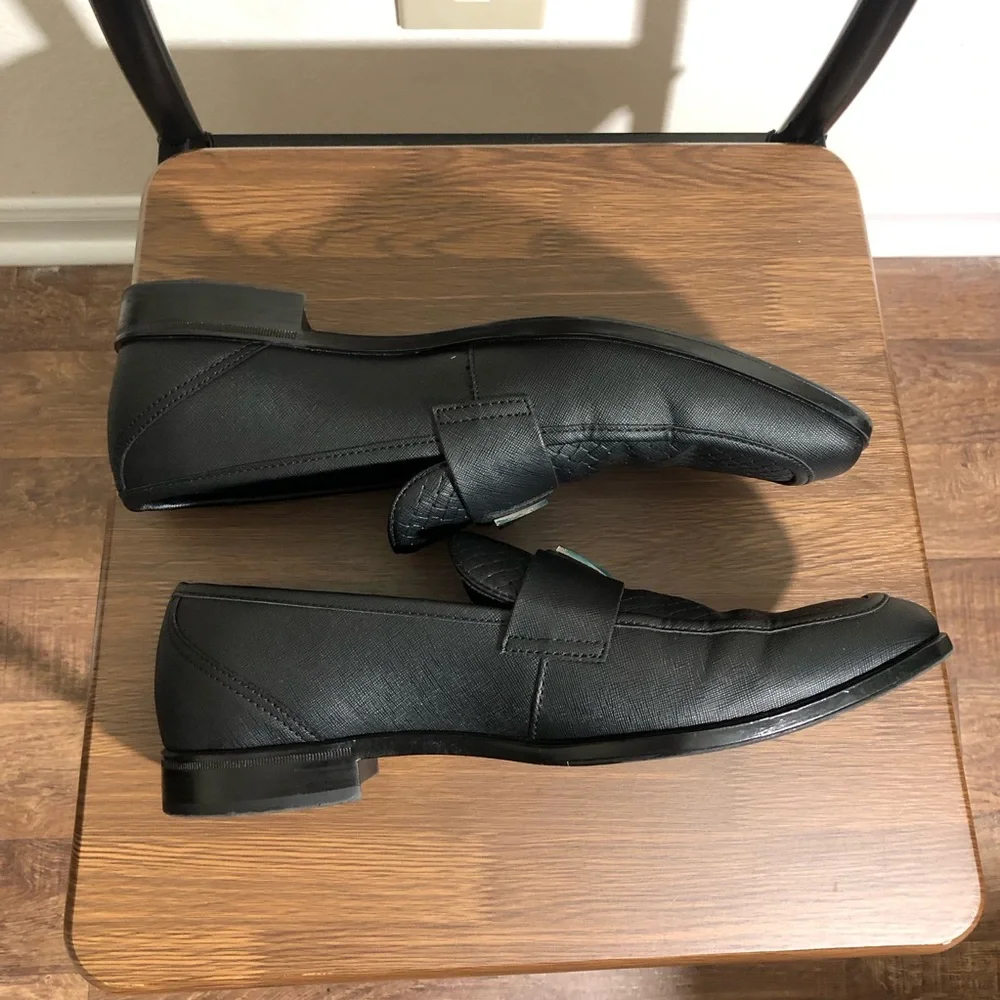 GUESS Men’s Workwear Slip On Size 11M Casual Black Loafer Dress Shoes Traveling